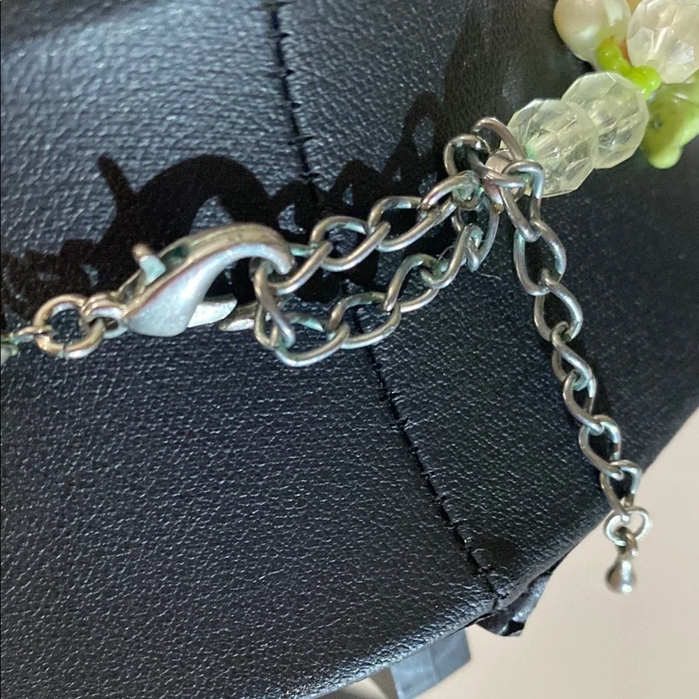 VNTG Unbranded Green and White Multi-Strand Necklace with Dimensional Beads - Picture 2 of 5